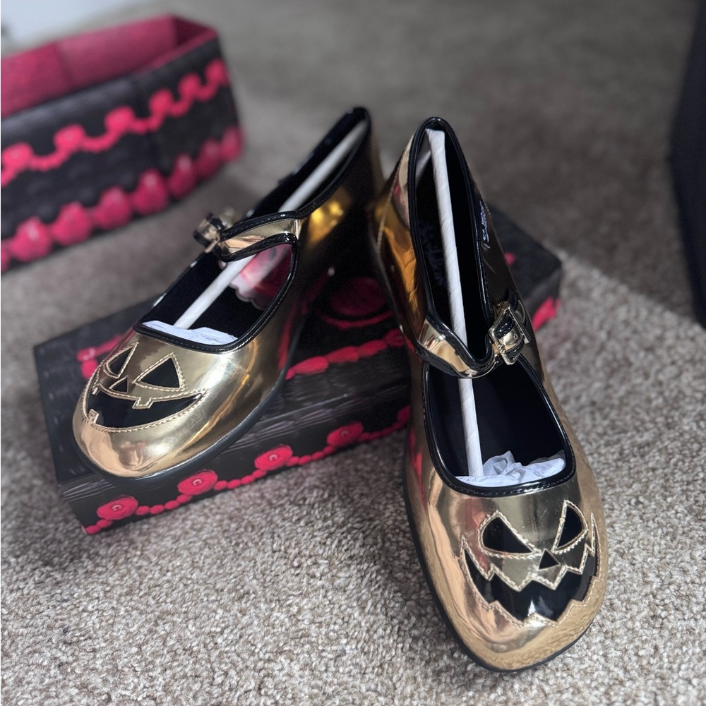 Hot Chocolate Gold Jack O Lantern Flats